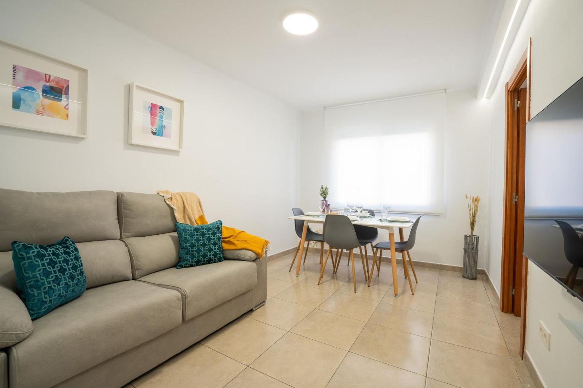 Home365 Barcelona Apartment *