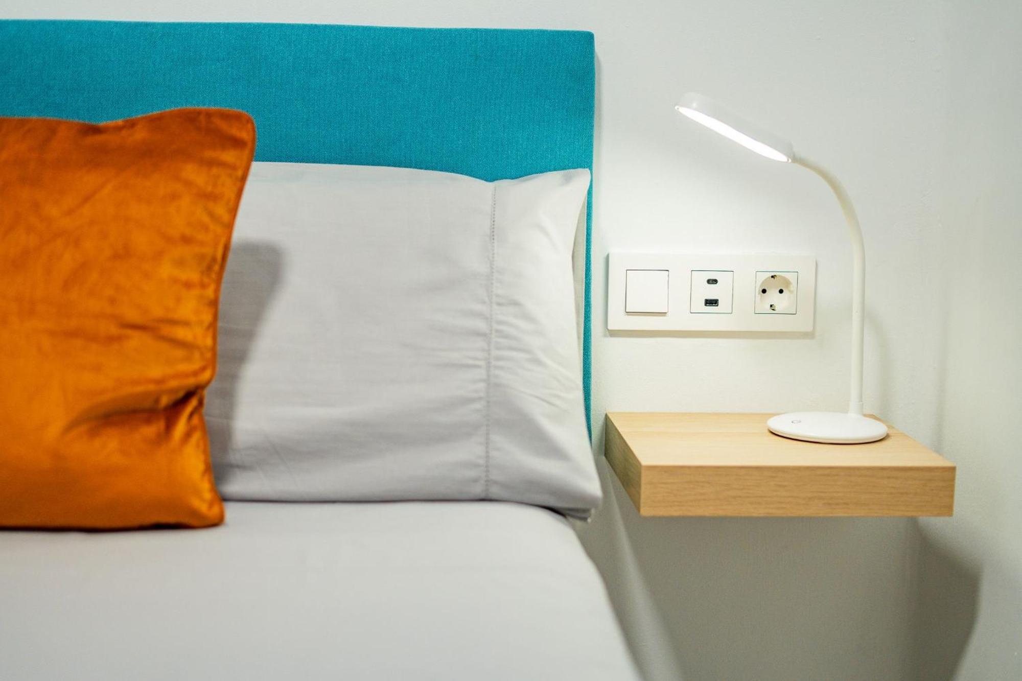 Home365 Barcelona Apartment *